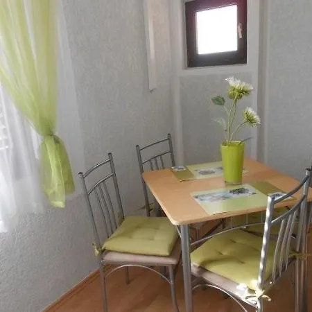 In With Sea View, Terrace, Air Conditioning, Wi-fi *