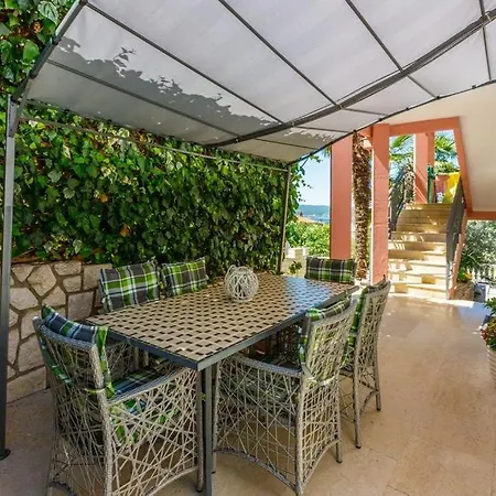 In With Sea View, Terrace, Air Conditioning, Wi-fi Apartment *