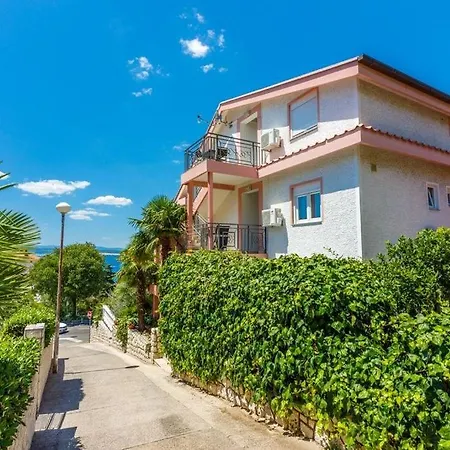 In With Sea View, Terrace, Air Conditioning, Wi-fi Apartment
