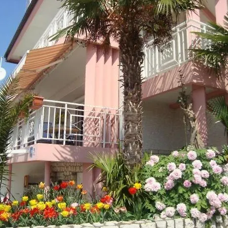 In With Sea View, Terrace, Air Conditioning, Wi-fi Apartment Crikvenica