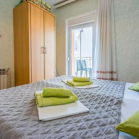 In With Sea View, Terrace, Air Conditioning, Wi-fi Apartment