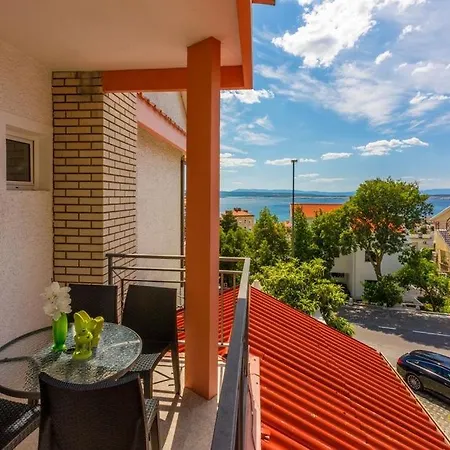 In With Sea View, Terrace, Air Conditioning, Wi-fi Apartment