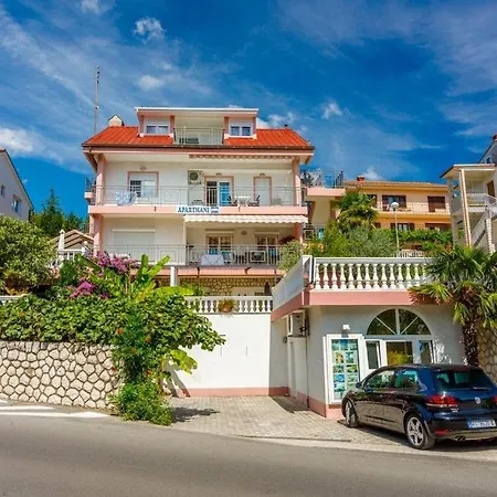 In With Sea View, Terrace, Air Conditioning, Wi-fi Apartment